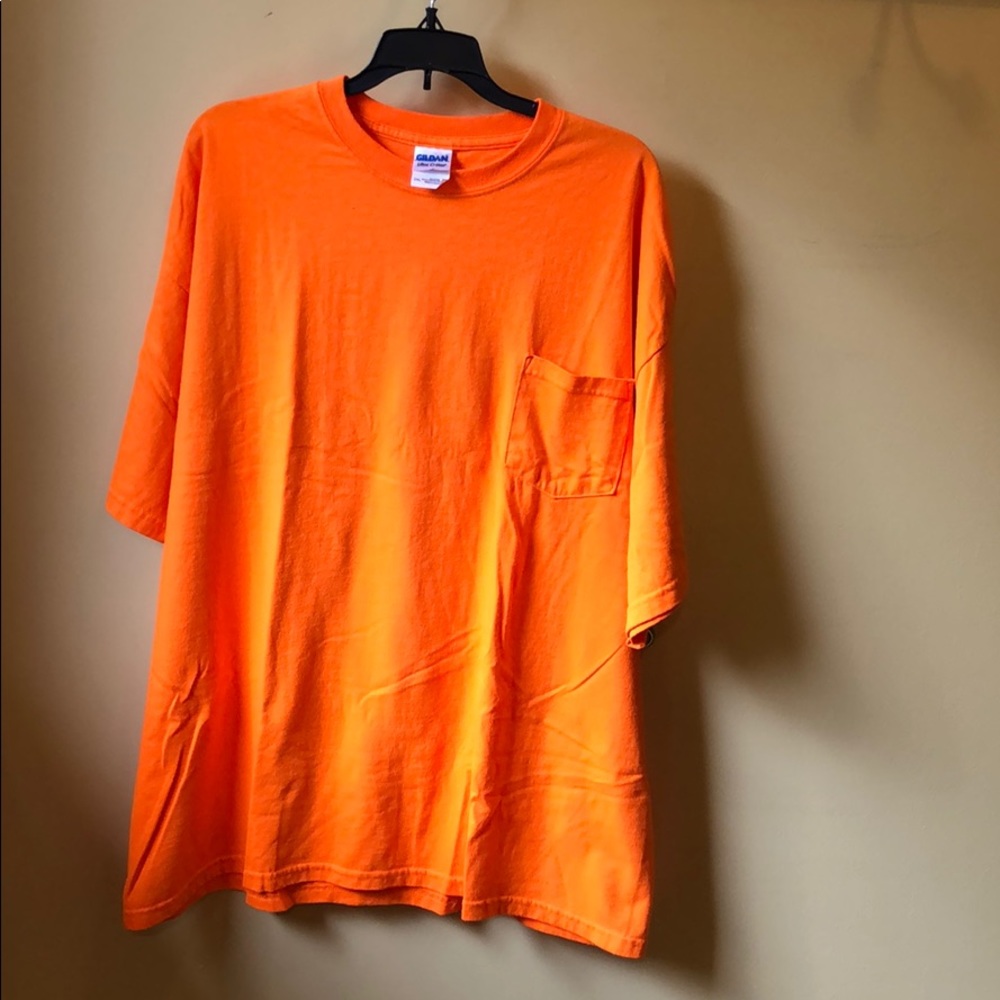 Men’s Gildan orange t shirt size 2XL